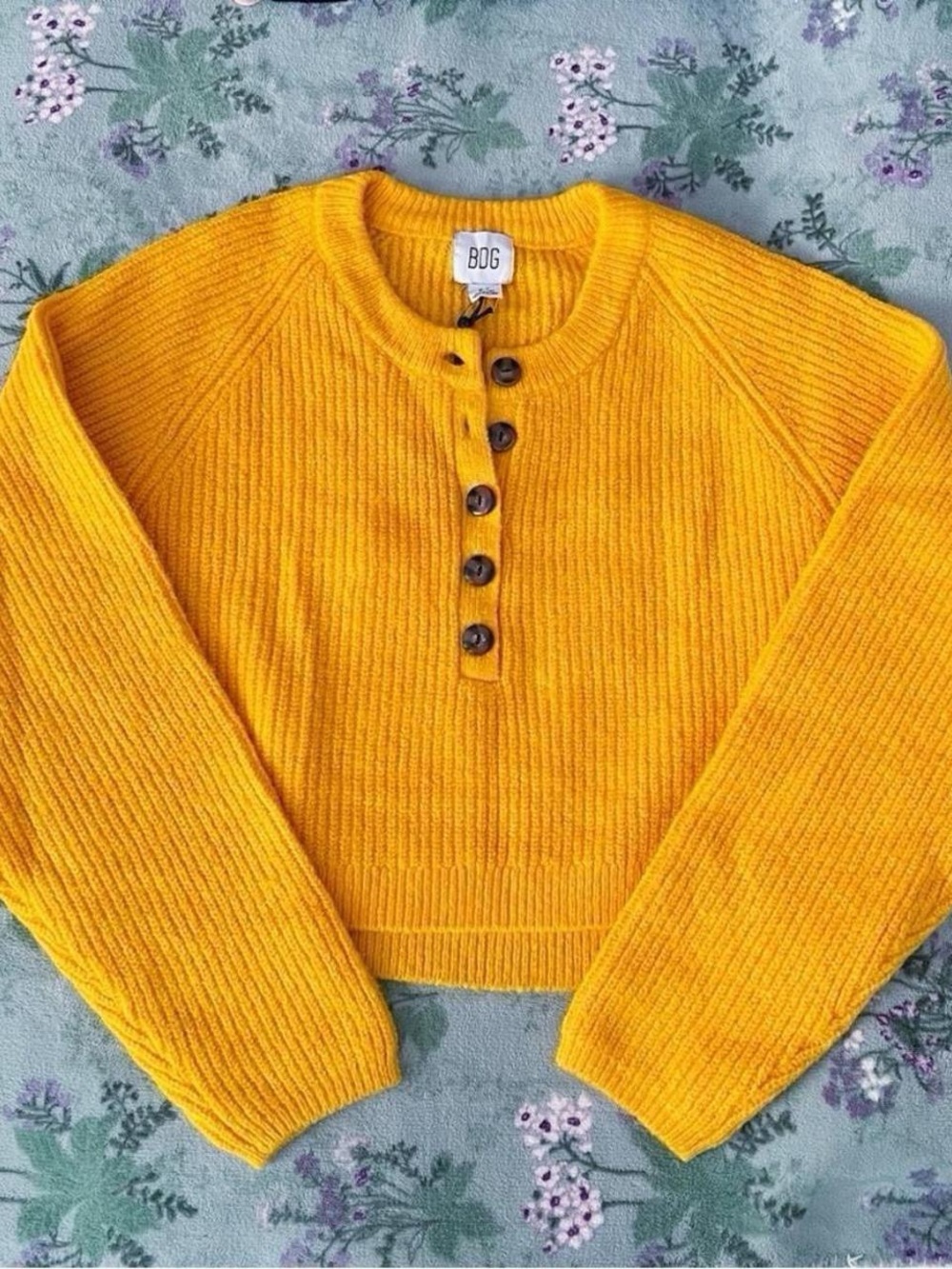 Urban Outfitters BDG Harlow Henley Shine Bright Sweater ✨⭐️💛